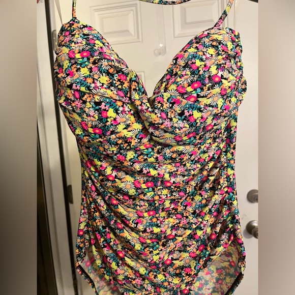La Blanca NEW womens one piece swimsuit Floral Neon print new size 12 - Picture 8 of 8